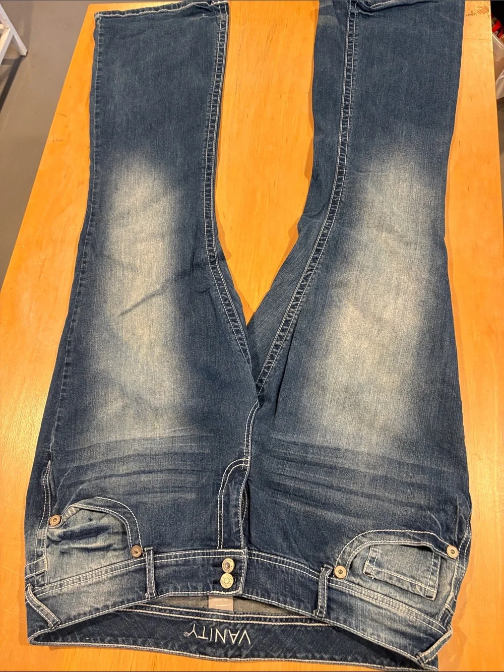 Vanity ~ Blue Washed Distressed Straight-Leg Jeans 34W 33L - Picture 1 of 5